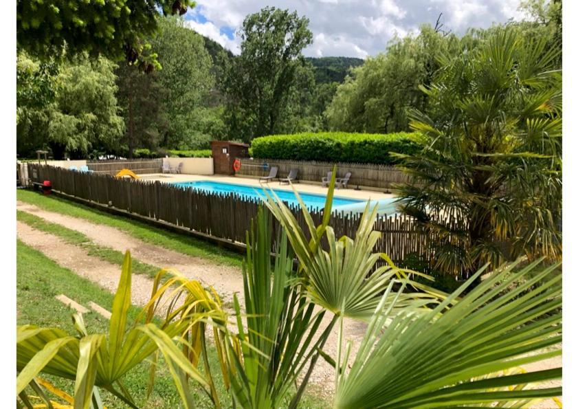 Camping Les Berges Du Doux Colombier-le-Vieux المظهر الخارجي الصورة